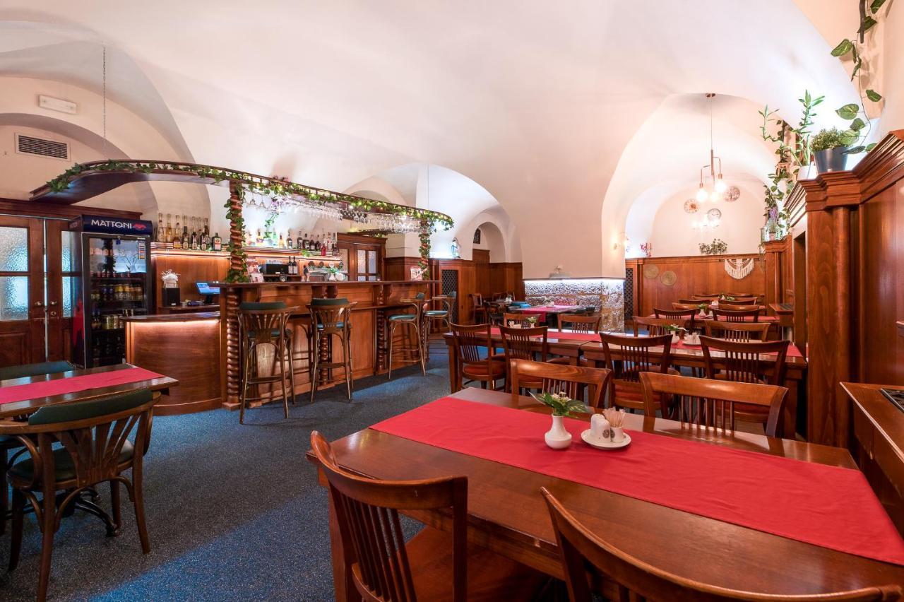 Nove Adalbertinum Hradec Kralove Luaran gambar