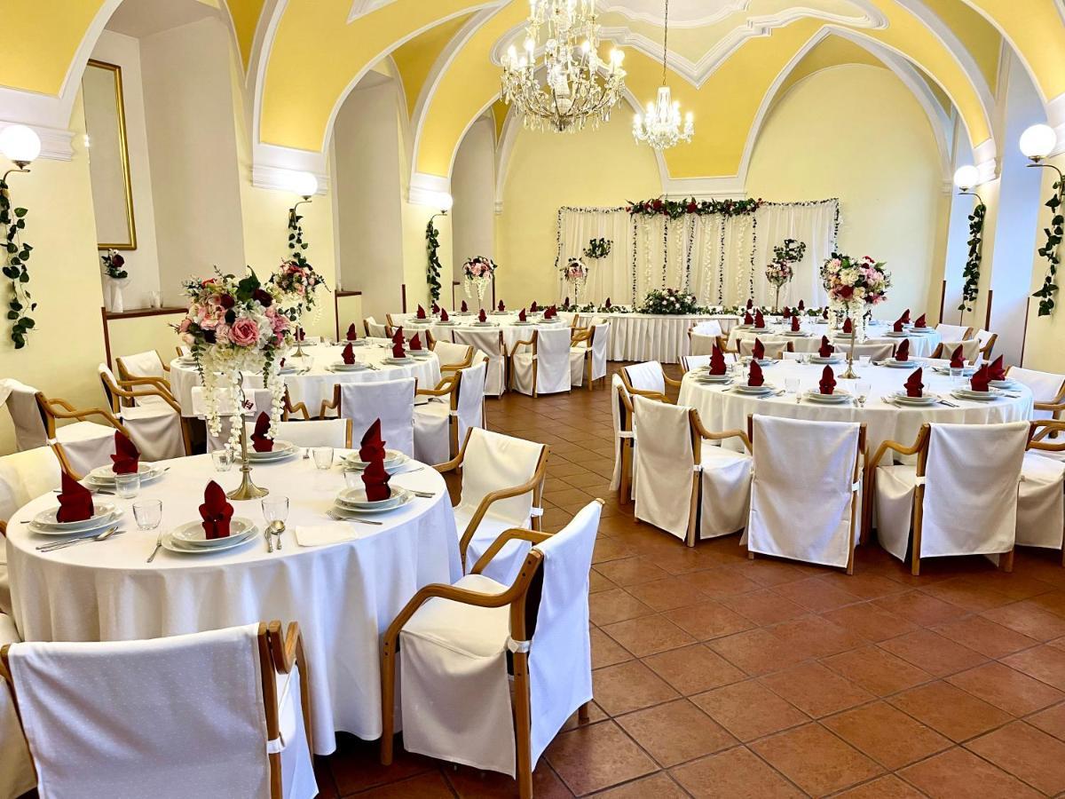 Nove Adalbertinum Hradec Kralove Luaran gambar